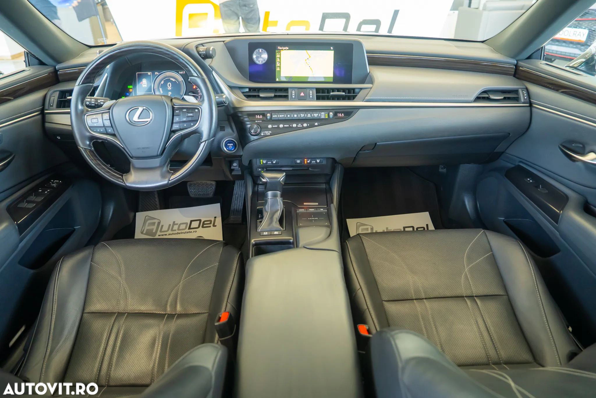 Lexus Seria ES 300h 2.5 TNGA HV 25H- 4X2 CVT Executive - 6