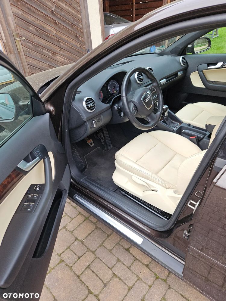 Audi A3 Sportback 2.0 TDI quattro Ambiente - 14