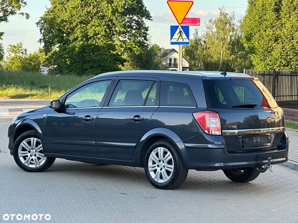 Opel Astra 1.6 Automatik Design Edition - 19