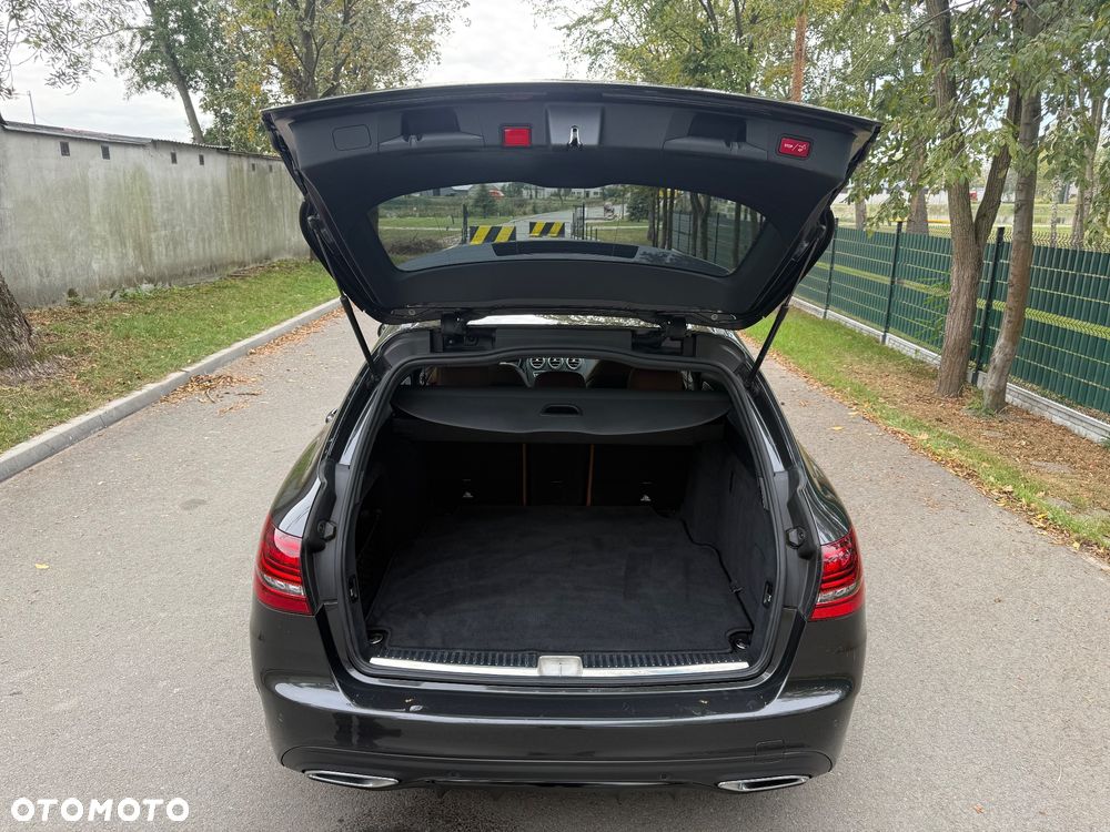 Mercedes-Benz Klasa C 200 9G-TRONIC AMG Line - 15