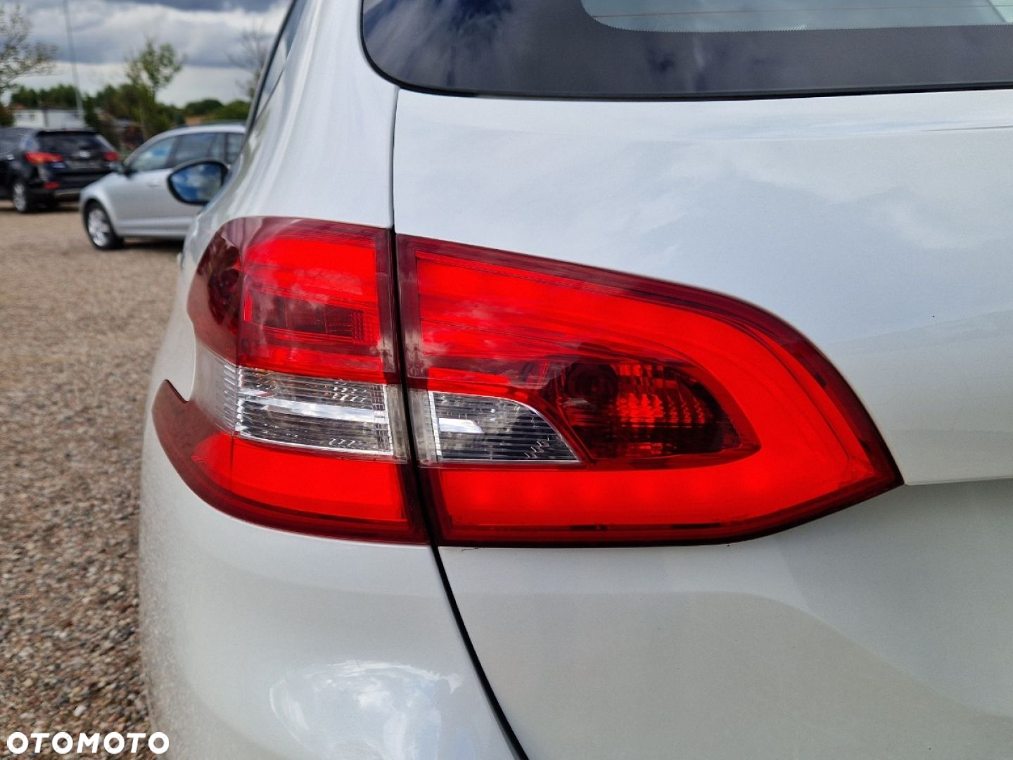 Peugeot 308 SW 1.6 BlueHDi Allure S&S - 31