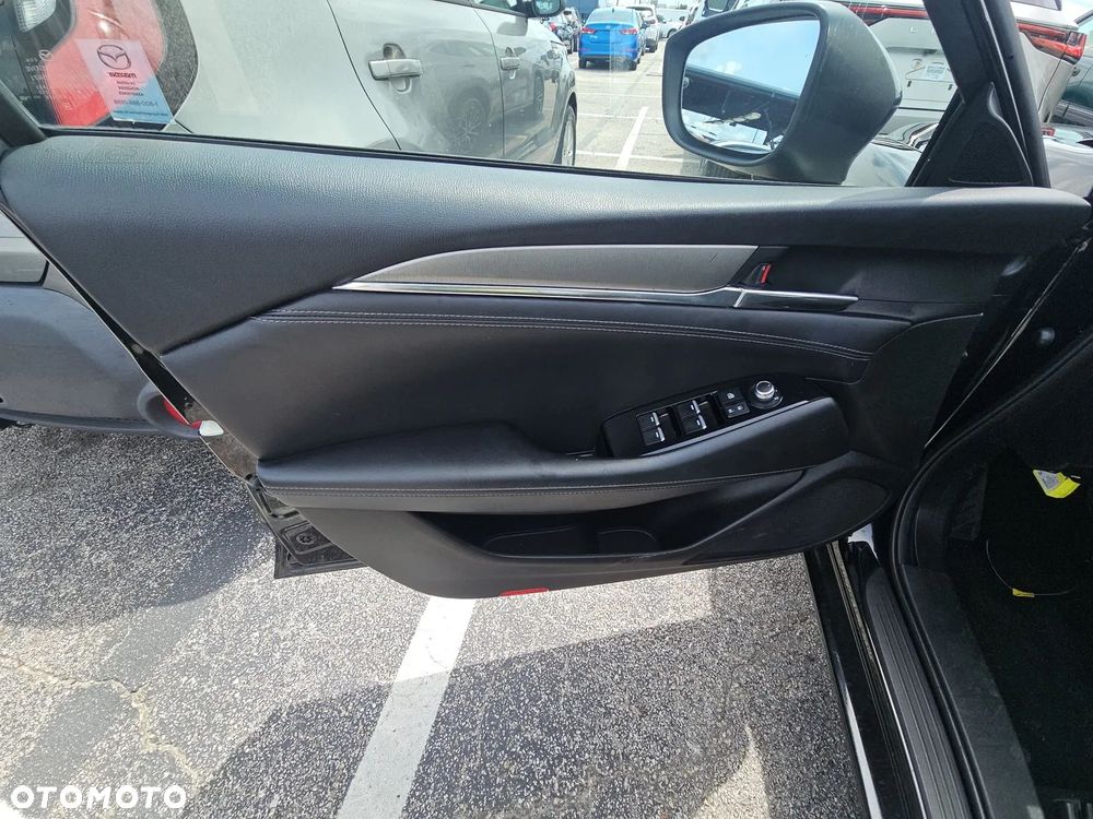 Mazda 6 - 8