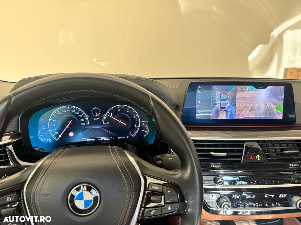BMW Seria 5 520d xDrive AT - 18