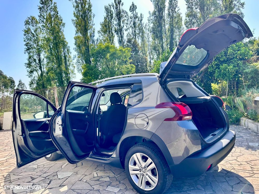 Peugeot 2008 1.2 PureTech Signature - 4