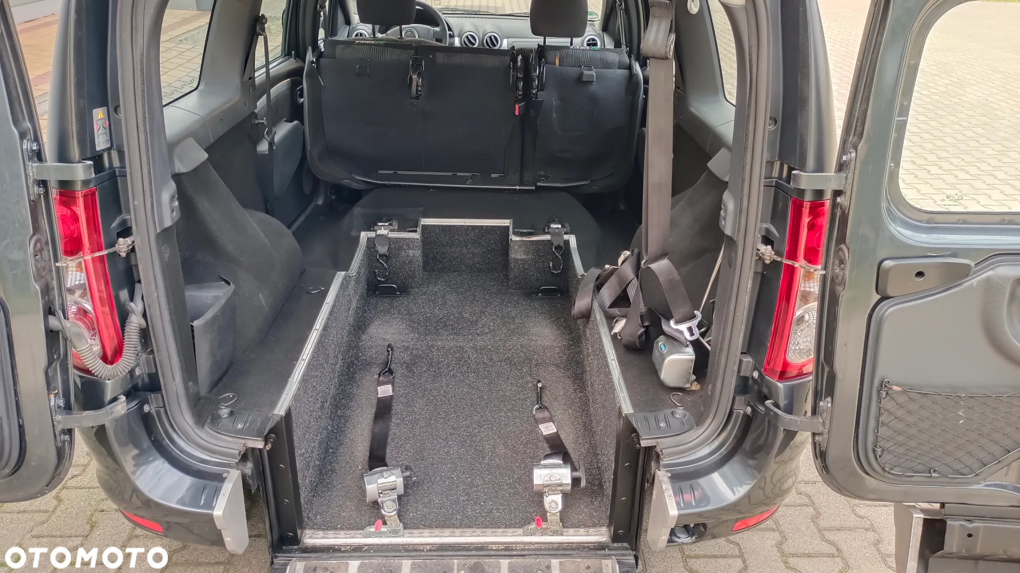 Dacia Logan MCV 1.6 Ambiance - 10
