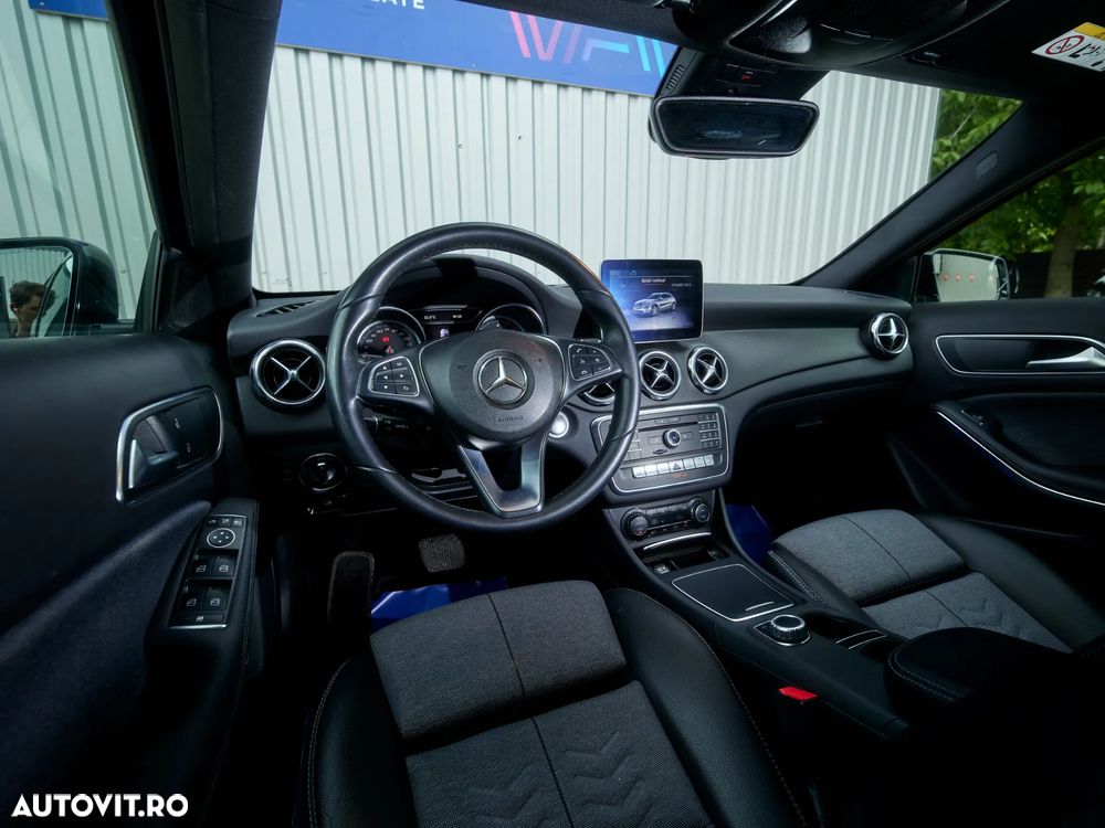 Mercedes-Benz GLA 180 d 7G-DCT Urban - 15