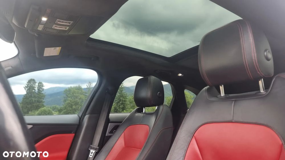 Jaguar F-Pace 25t AWD R-Sport - 9