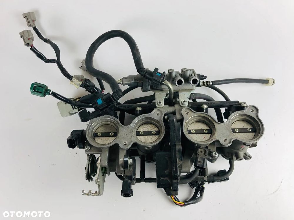 Yamaha FZ8 10-15 Przepustnice Wtryskiwacze - 7