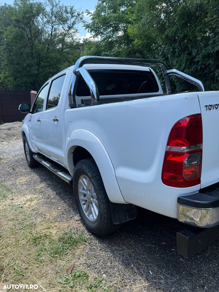 Toyota Hilux 4x4 Double Cab - 6