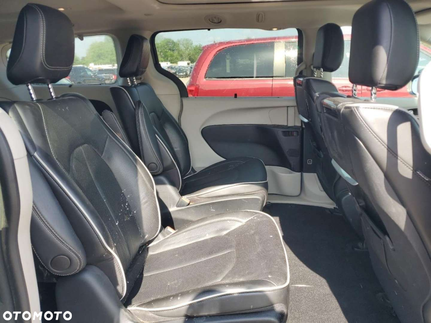 Chrysler Pacifica - 10