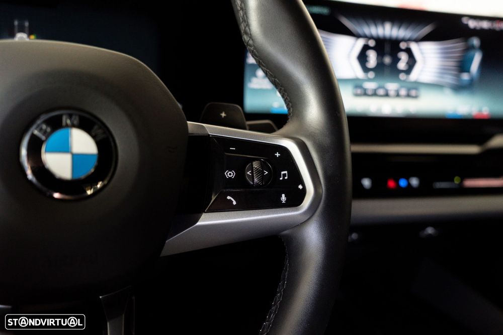 BMW 520 d Pack Desportivo M - 16