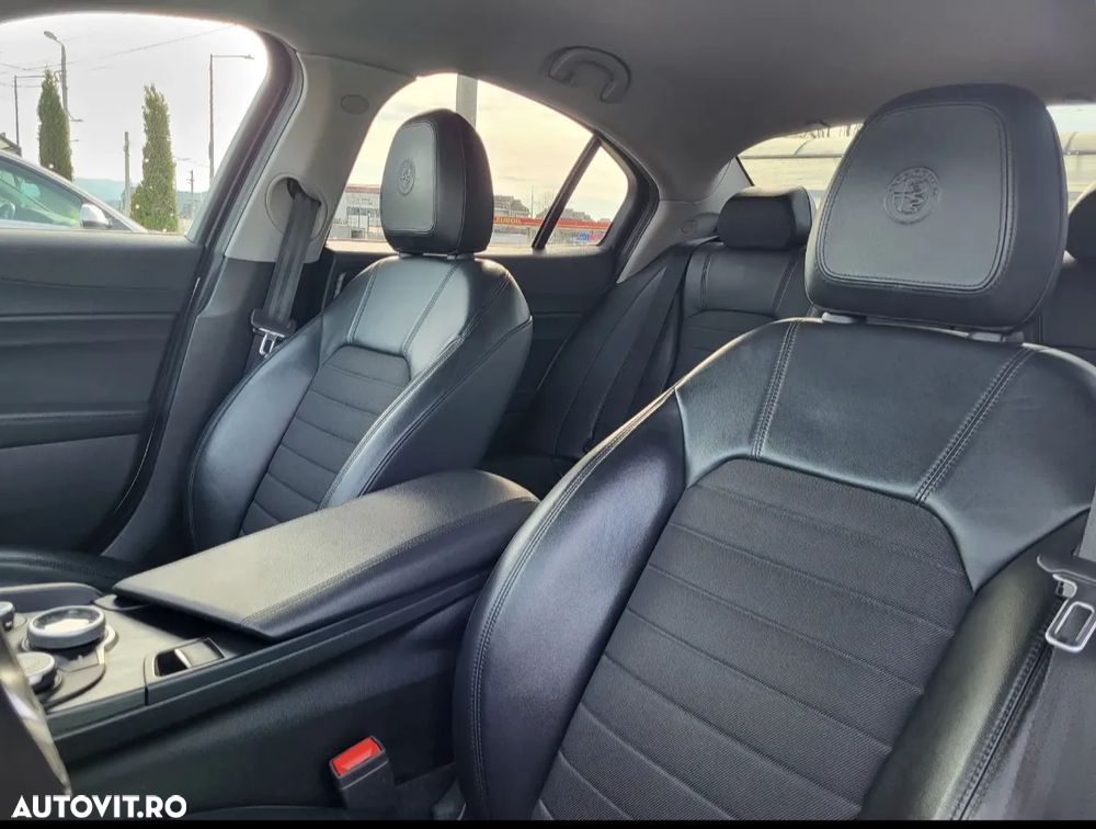 Alfa Romeo Giulia - 10