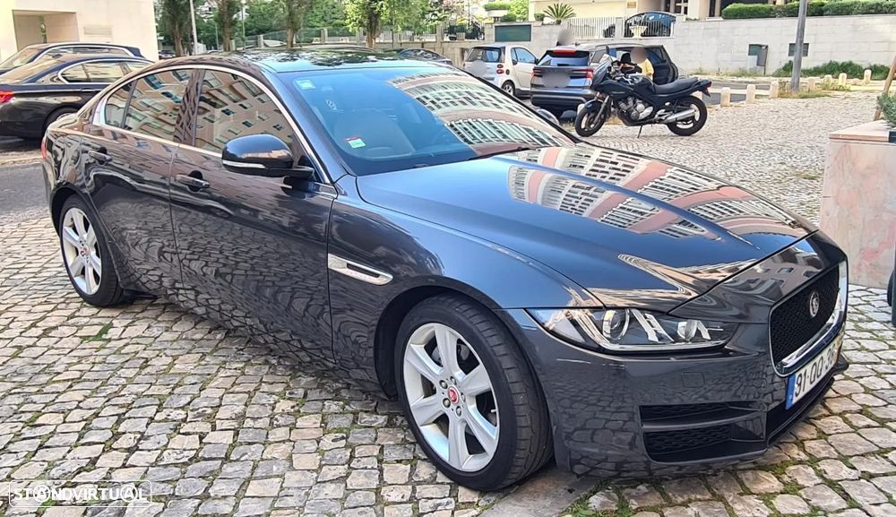 Jaguar XE 2.0 D Prestige Aut. - 3