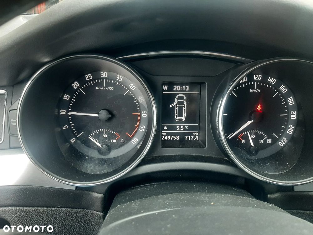 Skoda Superb 2.0 TDI Green tec 4x4 Elegance - 14