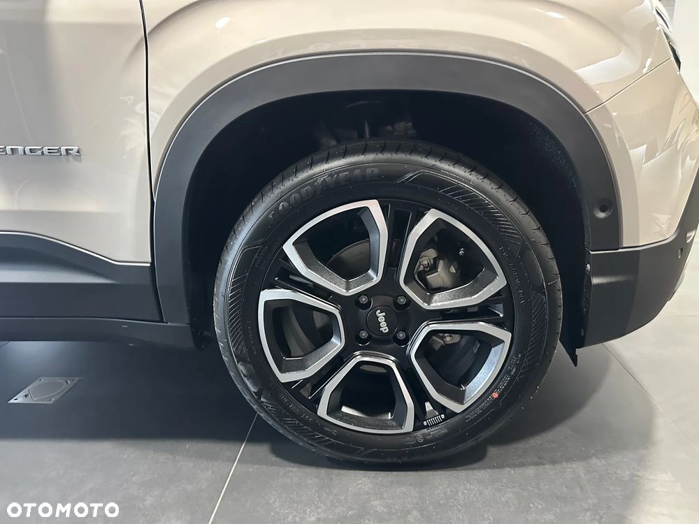 Jeep Avenger 1.2 T3 mHEV Summit FWD eDCT6 - 4