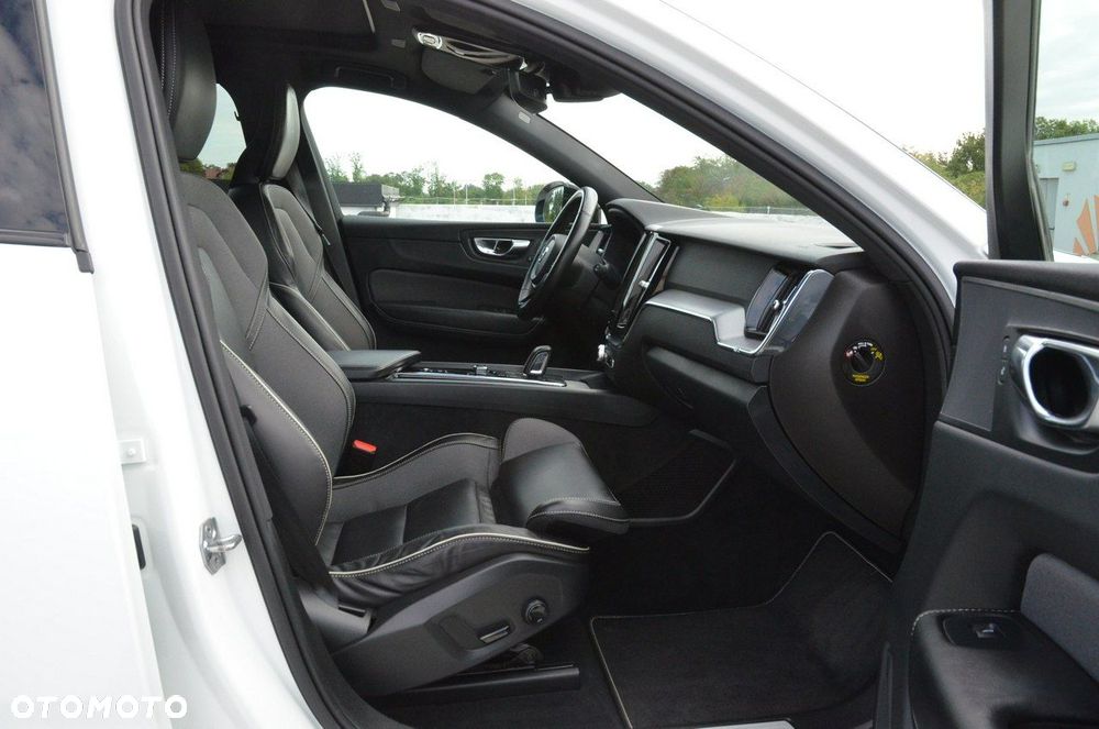 Volvo XC 60 B4 D AWD Geartronic RDesign - 24