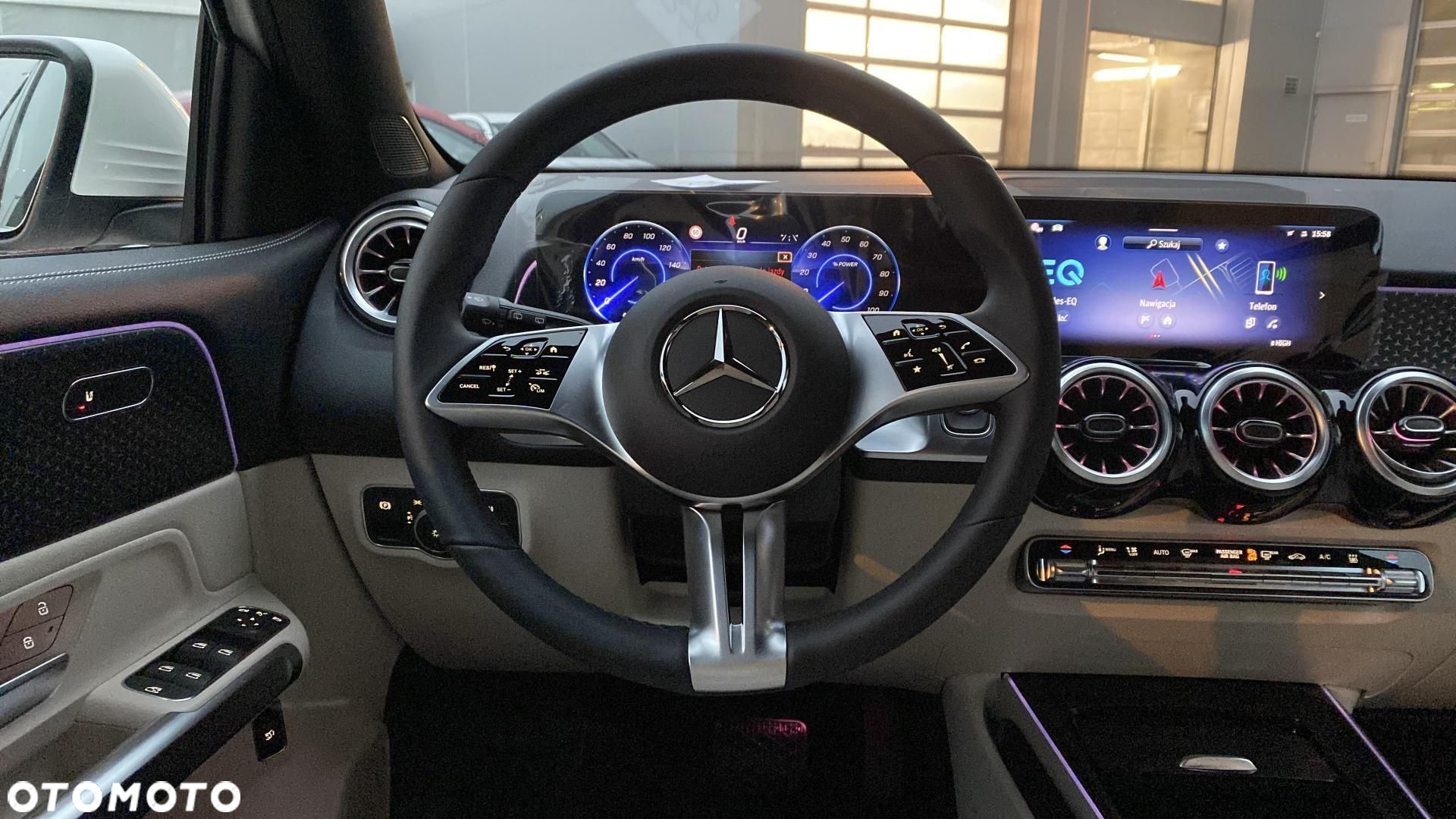 Mercedes-Benz EQB - 11
