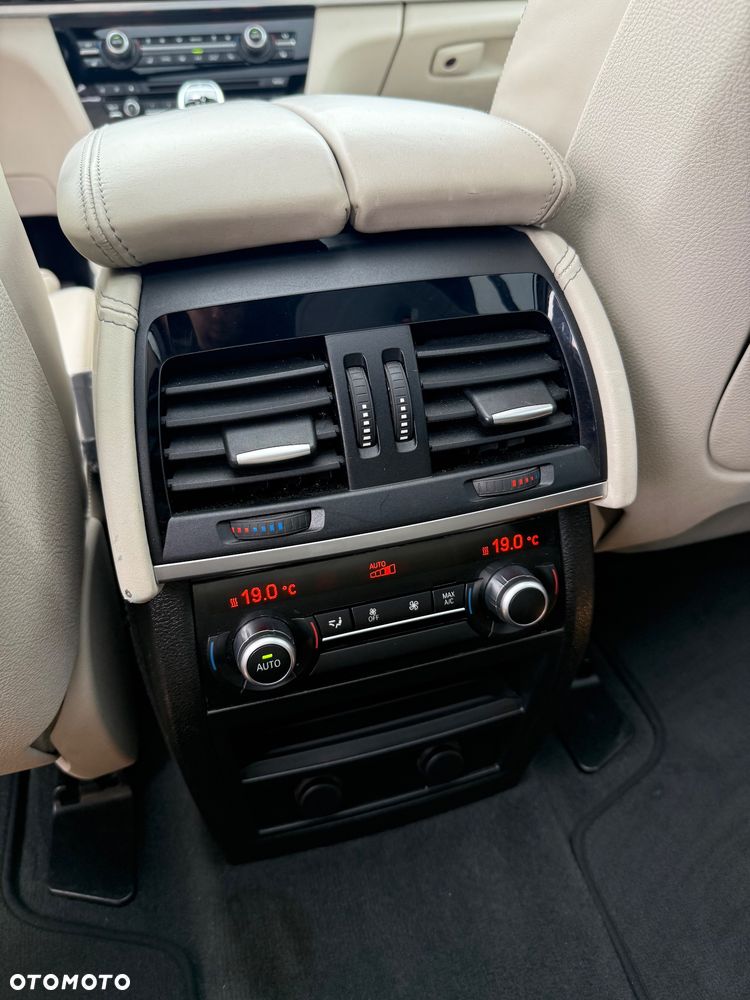 BMW X5 M M50d - 13