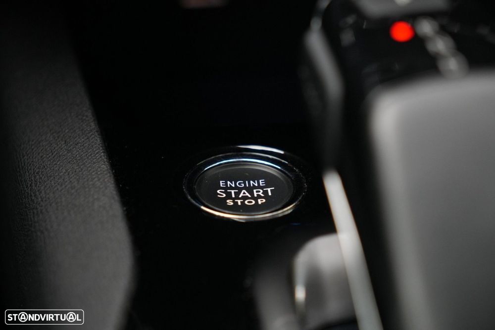 Peugeot 3008 1.2 PureTech Allure EAT8 - 17