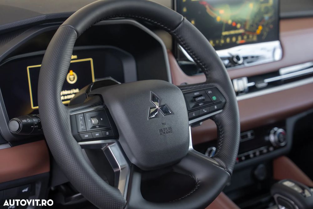 Mitsubishi Outlander 2.4 L 4X4 PHEV Instyle Ultimate - 23