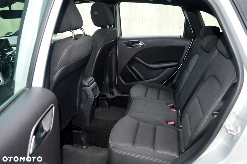 Mercedes-Benz Klasa B 180 CDI (BlueEFFICIENCY) - 11
