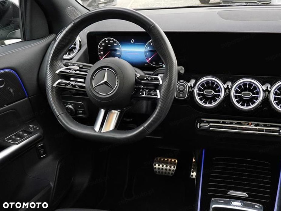 Mercedes-Benz GLA 200 AMG Line - 12