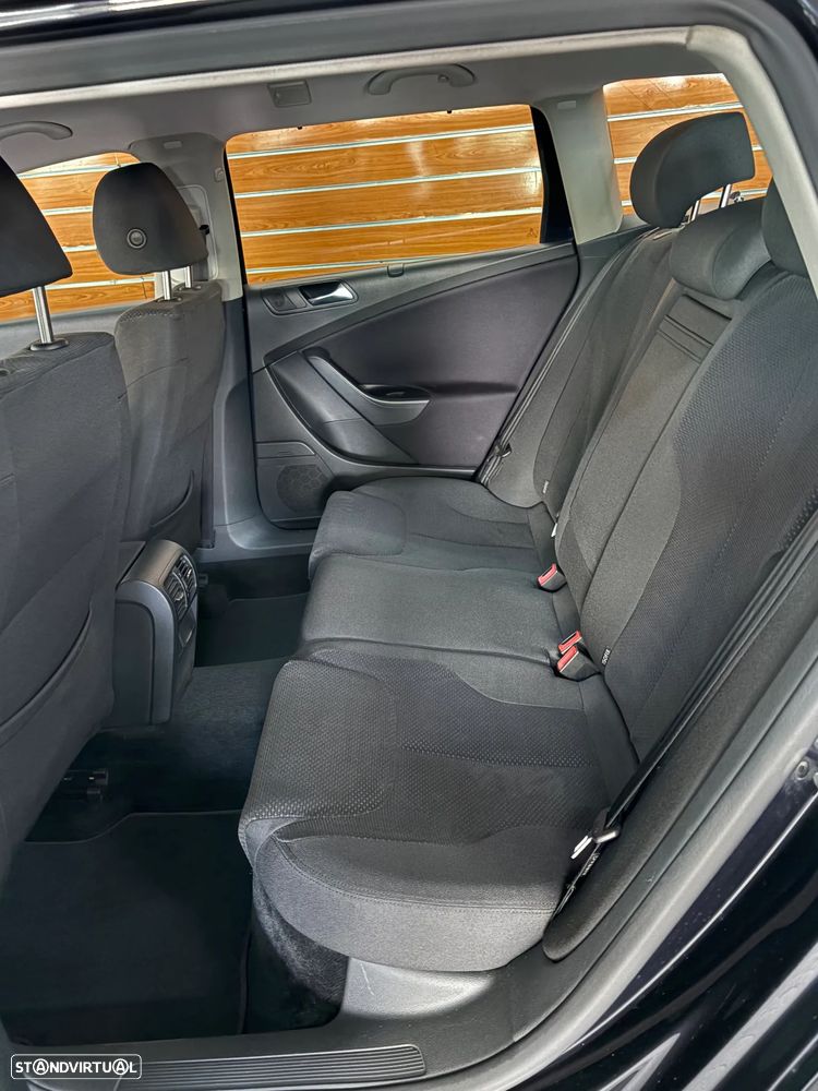 VW Passat Variant 1.6 TDI Confortline - 14
