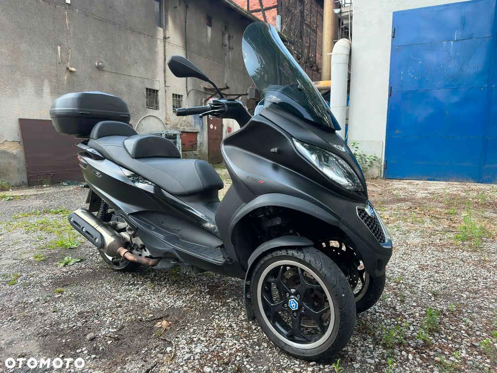 Piaggio MP-3 - 1