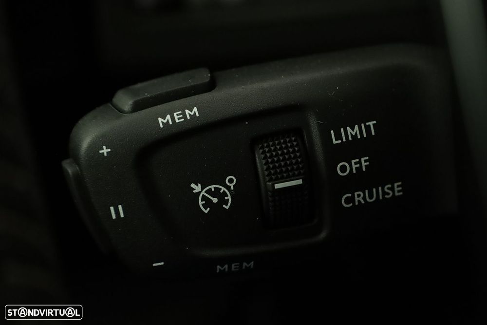 Peugeot 3008 1.6 Hybrid Allure e-EAT8 - 18