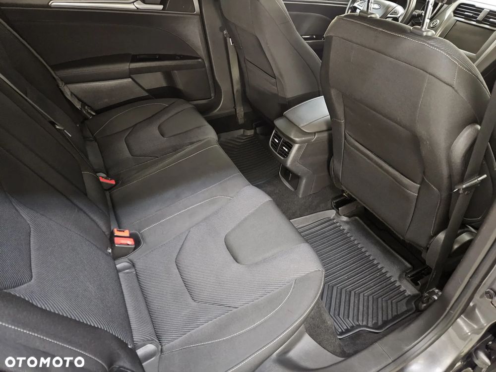 Ford Mondeo - 8