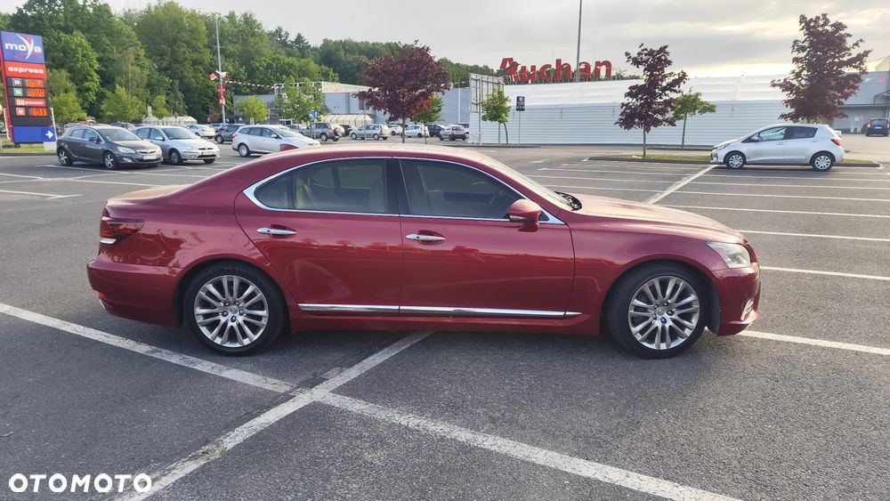 Lexus LS - 11