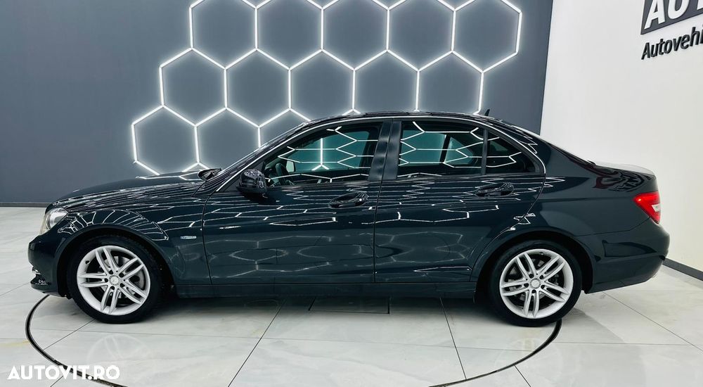 Mercedes-Benz C 220 CDI 7G-TRONIC Avantgarde Edition - 31