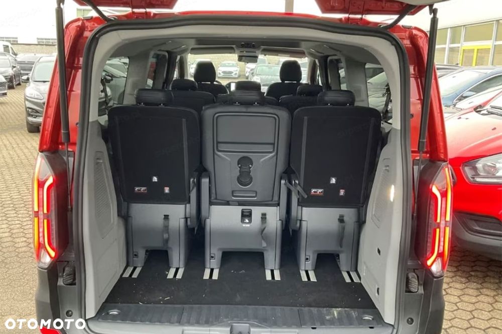 Ford Tourneo Custom - 7