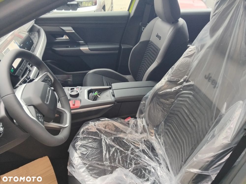 Jeep Compass 1.2 T3 mHEV Altitude FWD DCT - 24