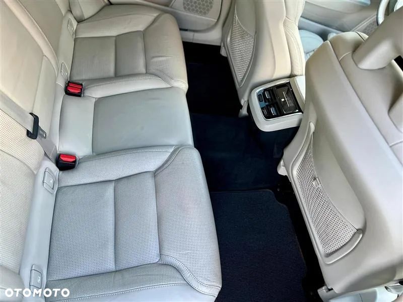 Volvo V90 Cross Country - 31