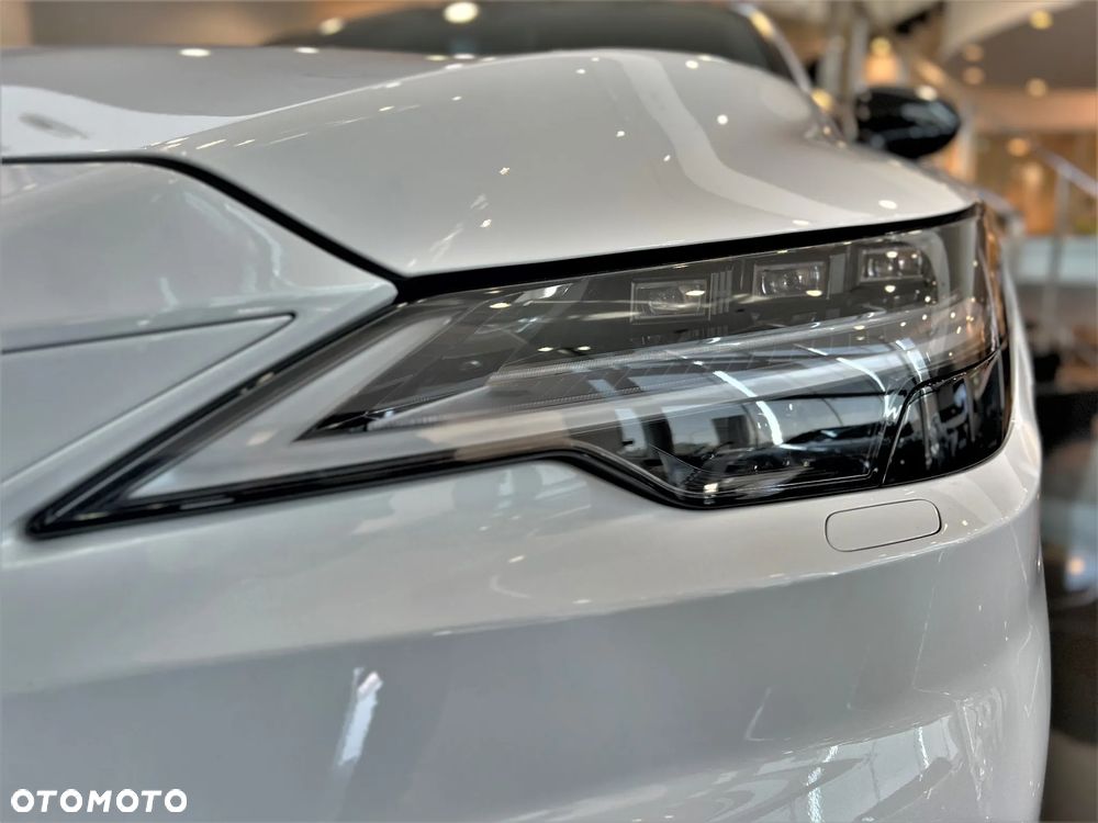 Lexus RX - 8