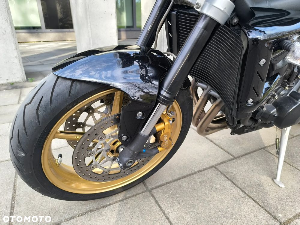 Triumph Street Triple - 11