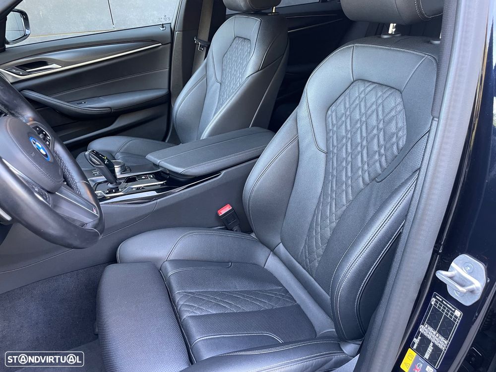 BMW 530 e Pack 50 anos M - 22