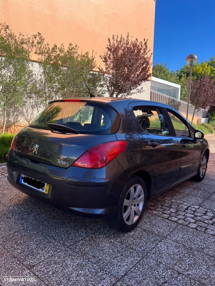 Peugeot 308 1.6 HDi Executive - 4
