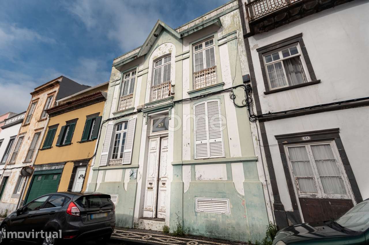 Prédio para Reabilitação no Centro Histórico de Ponta Delgada - Grande imagem: 2/18