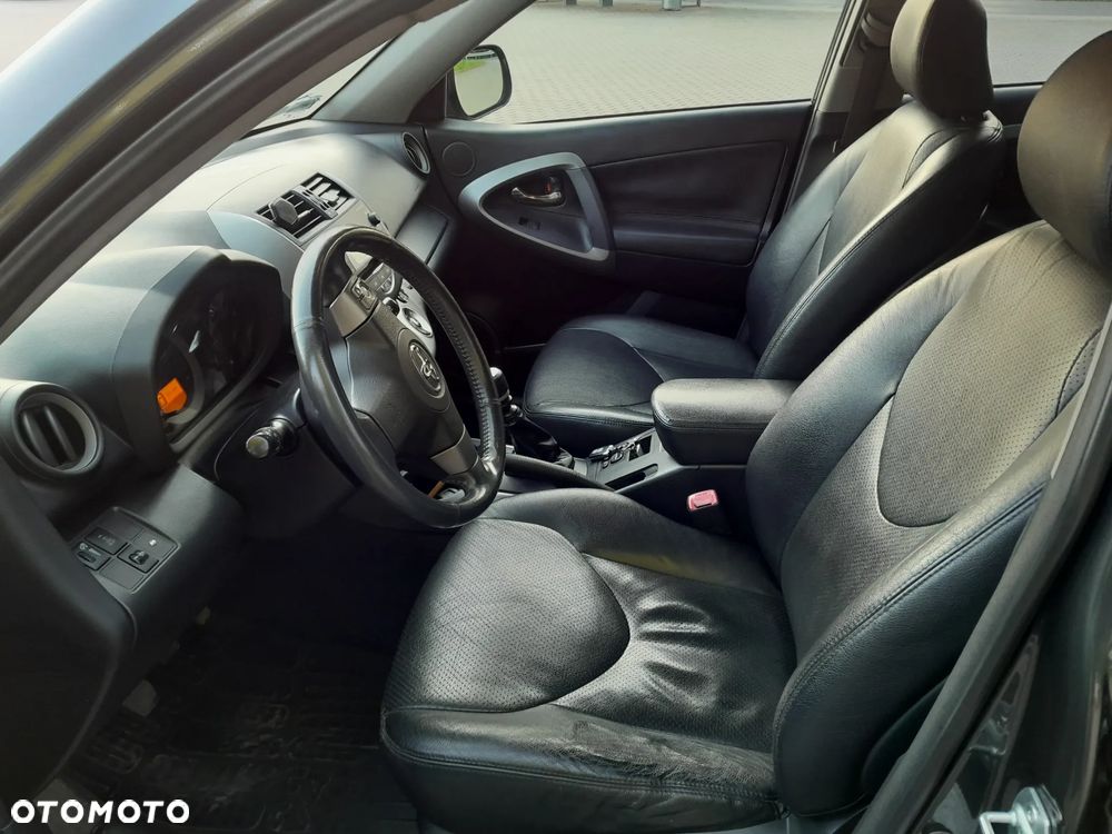 Toyota RAV4 2.2 D-4D Prestige - 13