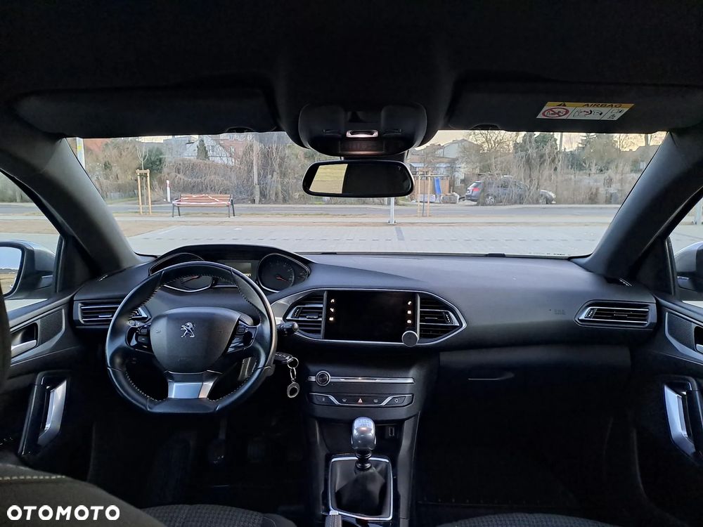 Peugeot 308 1.2 PureTech GPF Allure S&S - 14