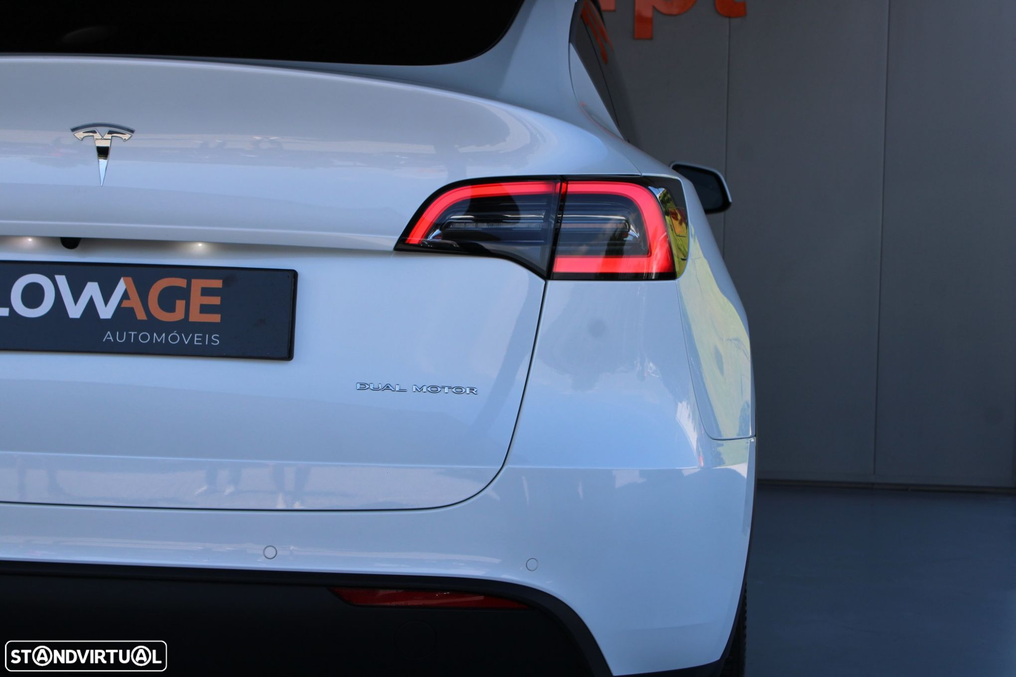 Tesla Model Y Long Range Dual Motor AWD - 21