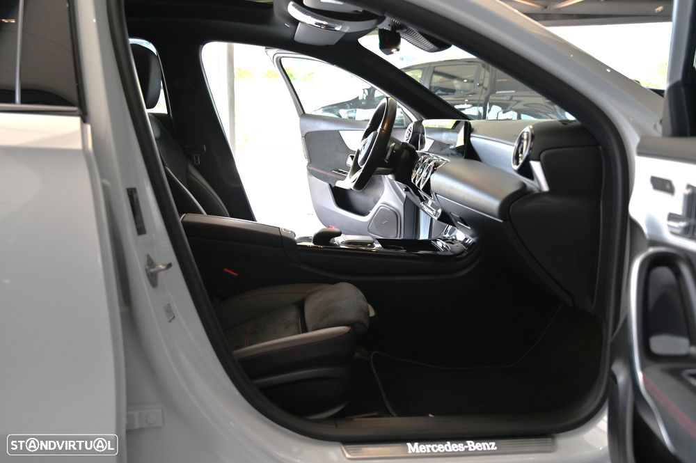 Mercedes-Benz A 250 Limousine e 8G-DCT AMG Line - 12