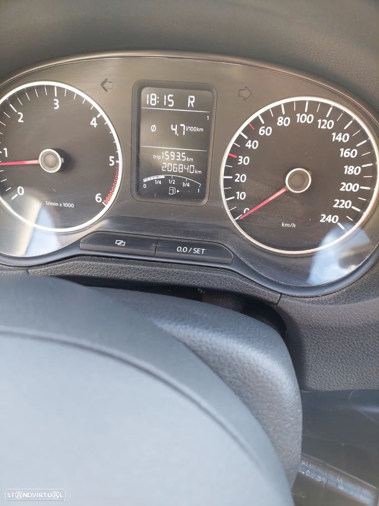 VW CrossPolo Polo 1.6 TDI DSG - 8