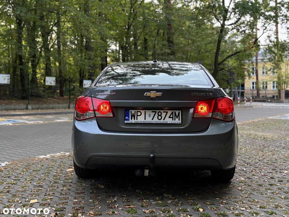 Chevrolet Cruze 1.6 LS - 8