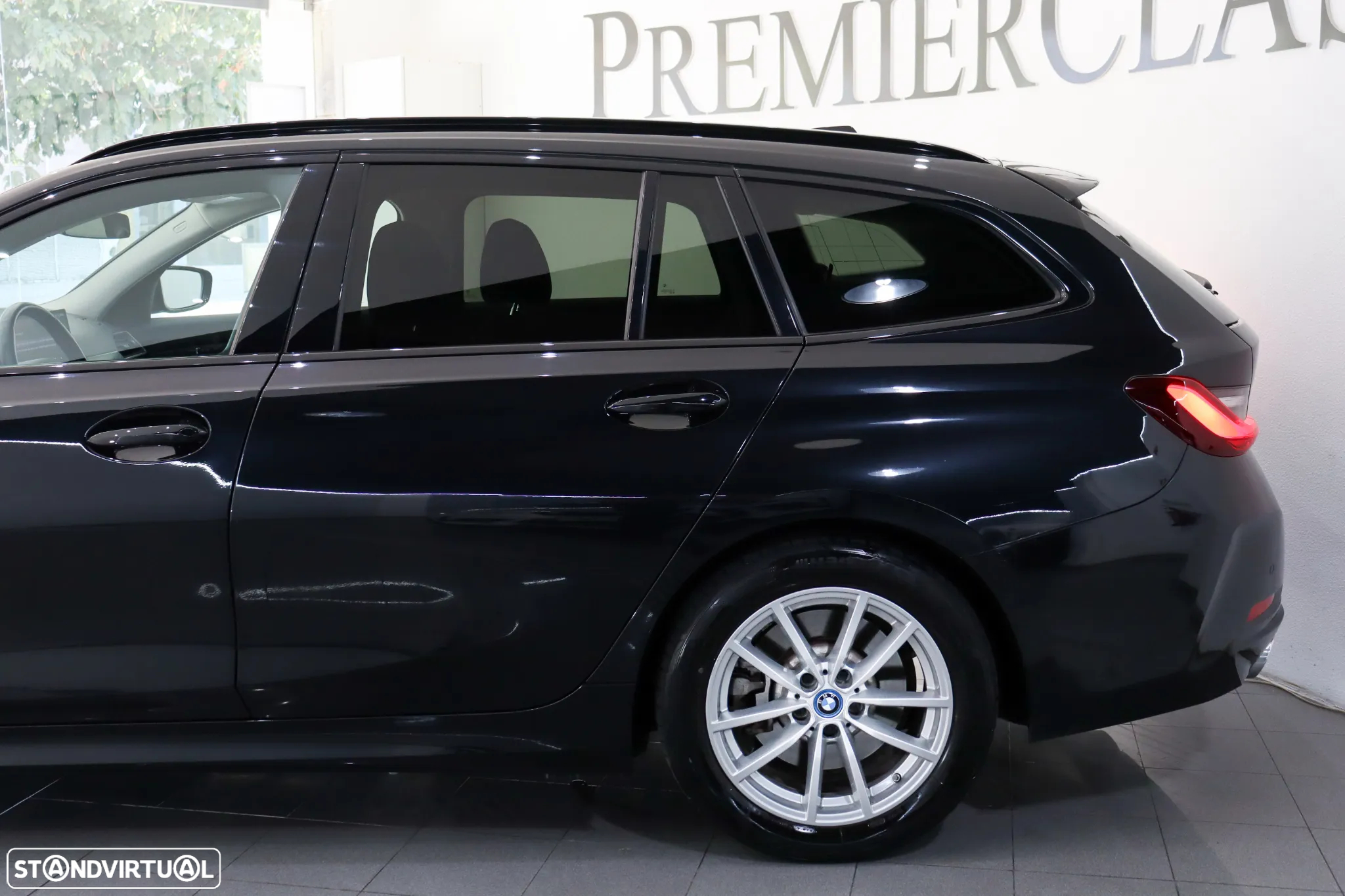 BMW 320 e Touring Auto - 8