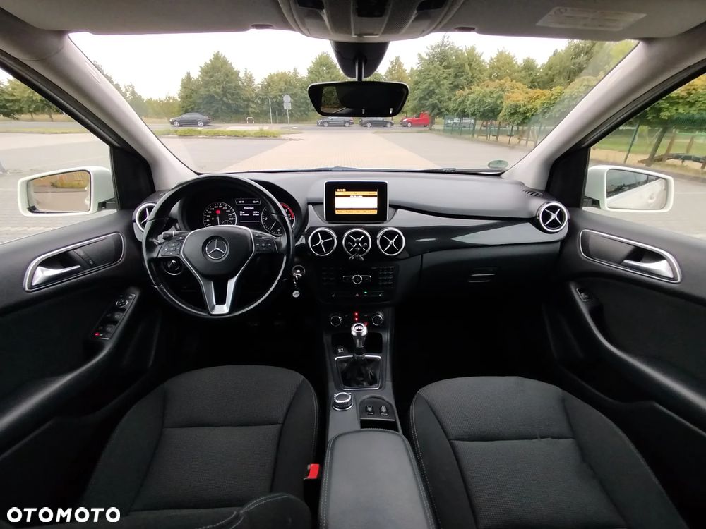 Mercedes-Benz Klasa B 180 CDI (BlueEFFICIENCY) - 36