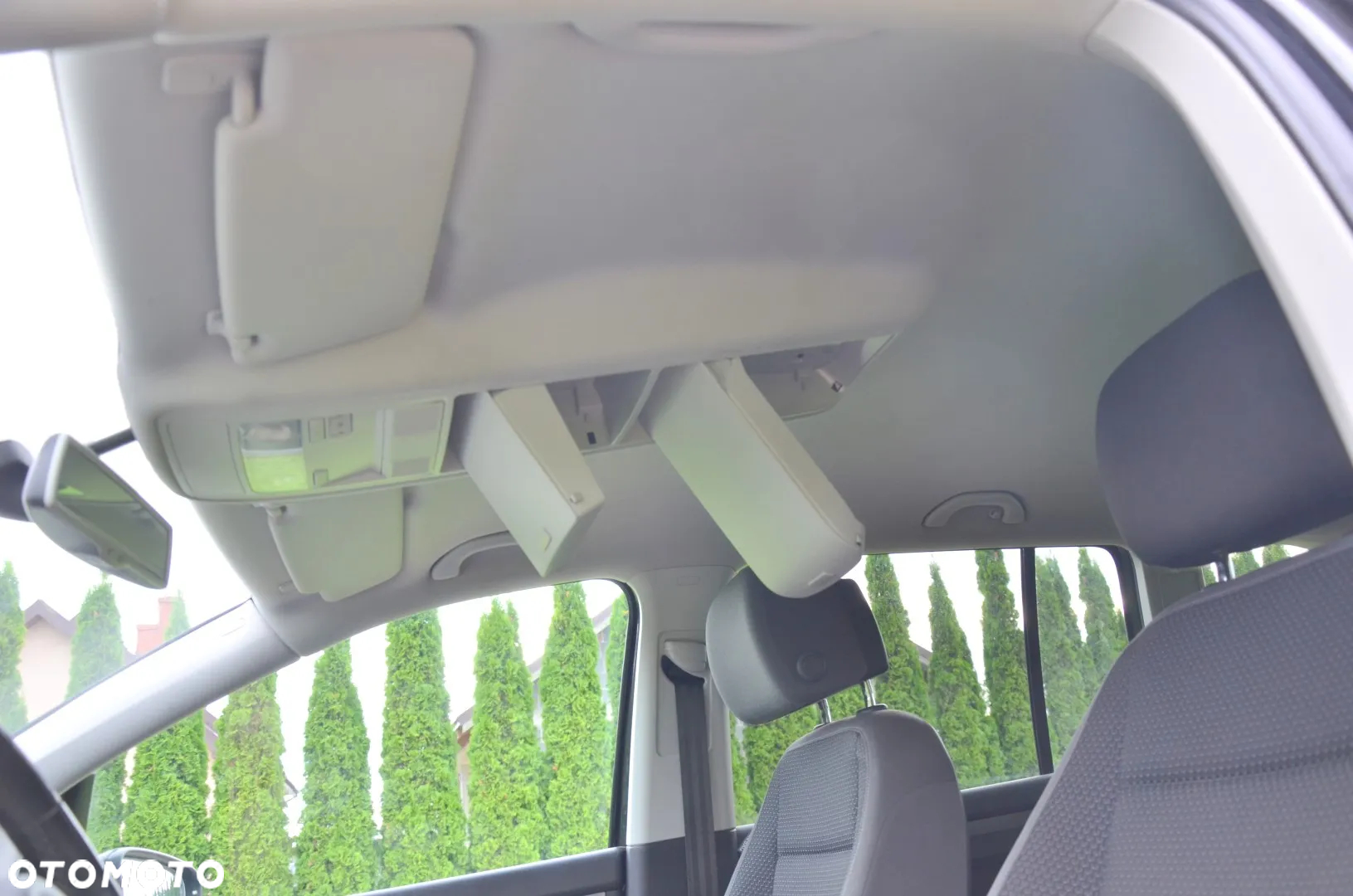 Volkswagen Touran 1.4 TSI MATCH - 25