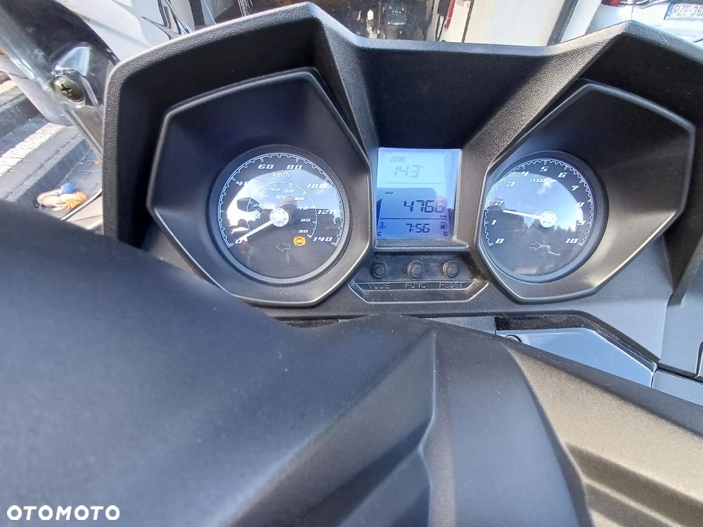 Kymco Downtown - 4